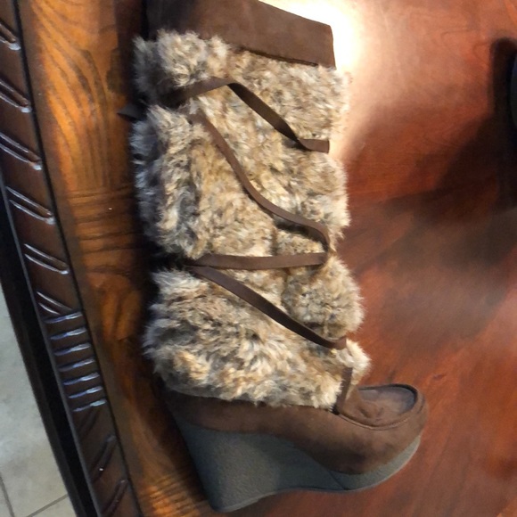 Brown Fox Fur boots never worn size 11 - Picture 3 of 4